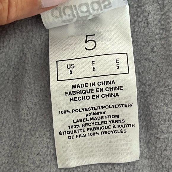 NWT boys adidas front zip hoodie with pockets. Size 5. - Picture 8 of 9